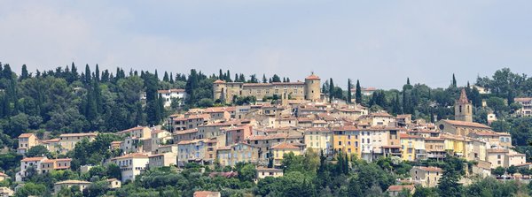Comment organiser un séjour en Provence avec des ateliers de poterie et des visites de champs de lavande?