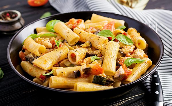 Peut-on trouver une croisière qui propose des cours de cuisine japonaise avec des chefs locaux?